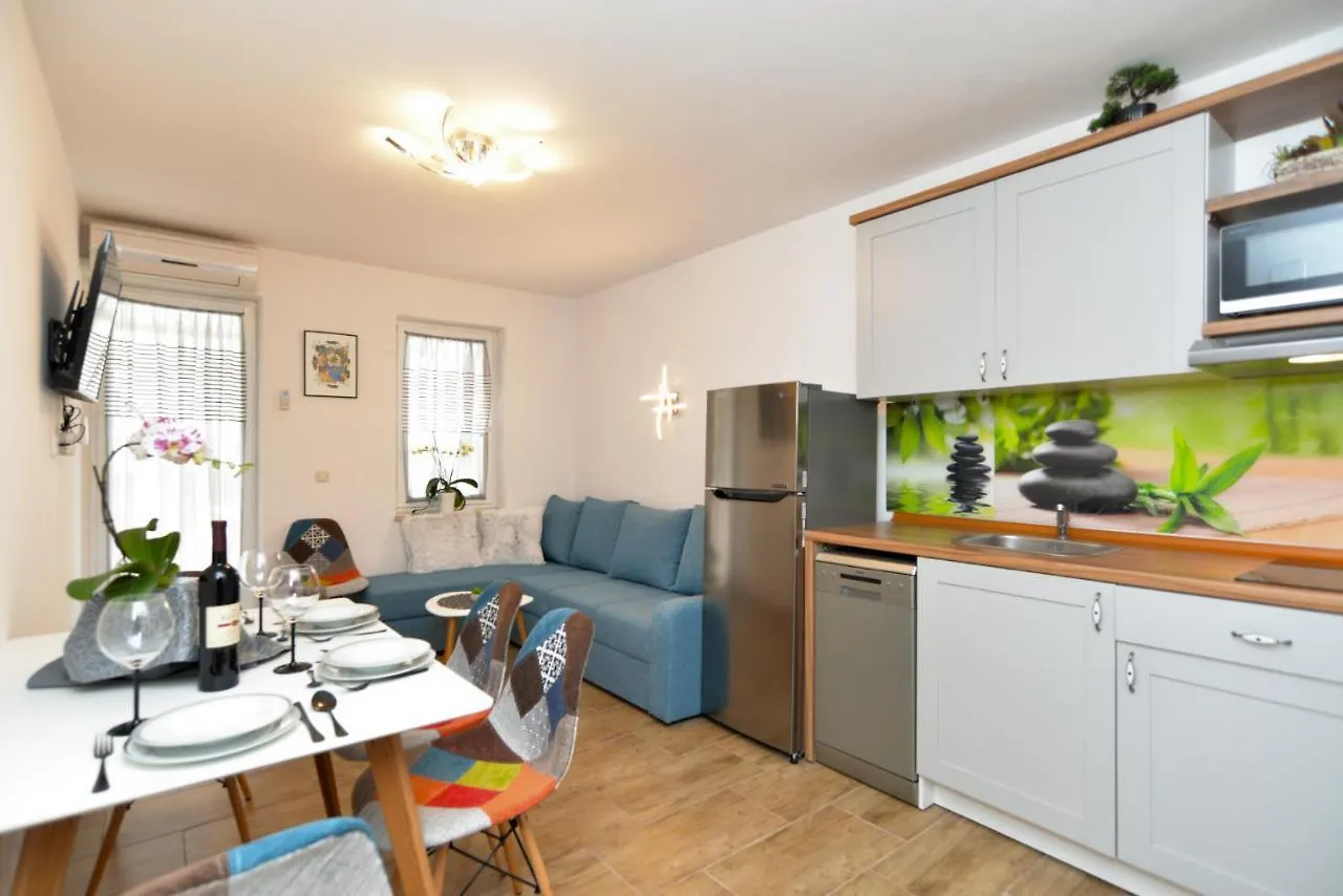 Apartments Violete 742 Pula Croatia