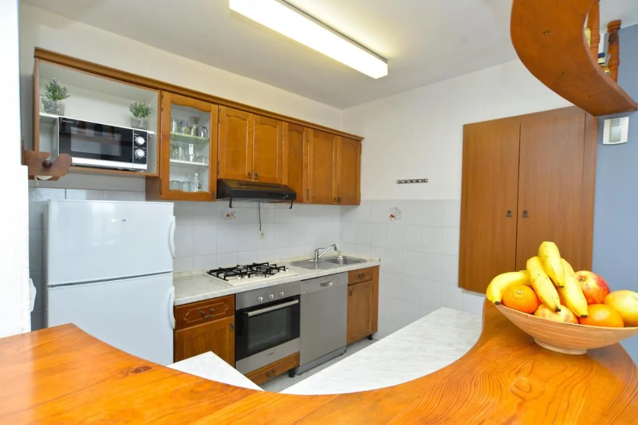 Apartments Violete 742 Pula 0*,
