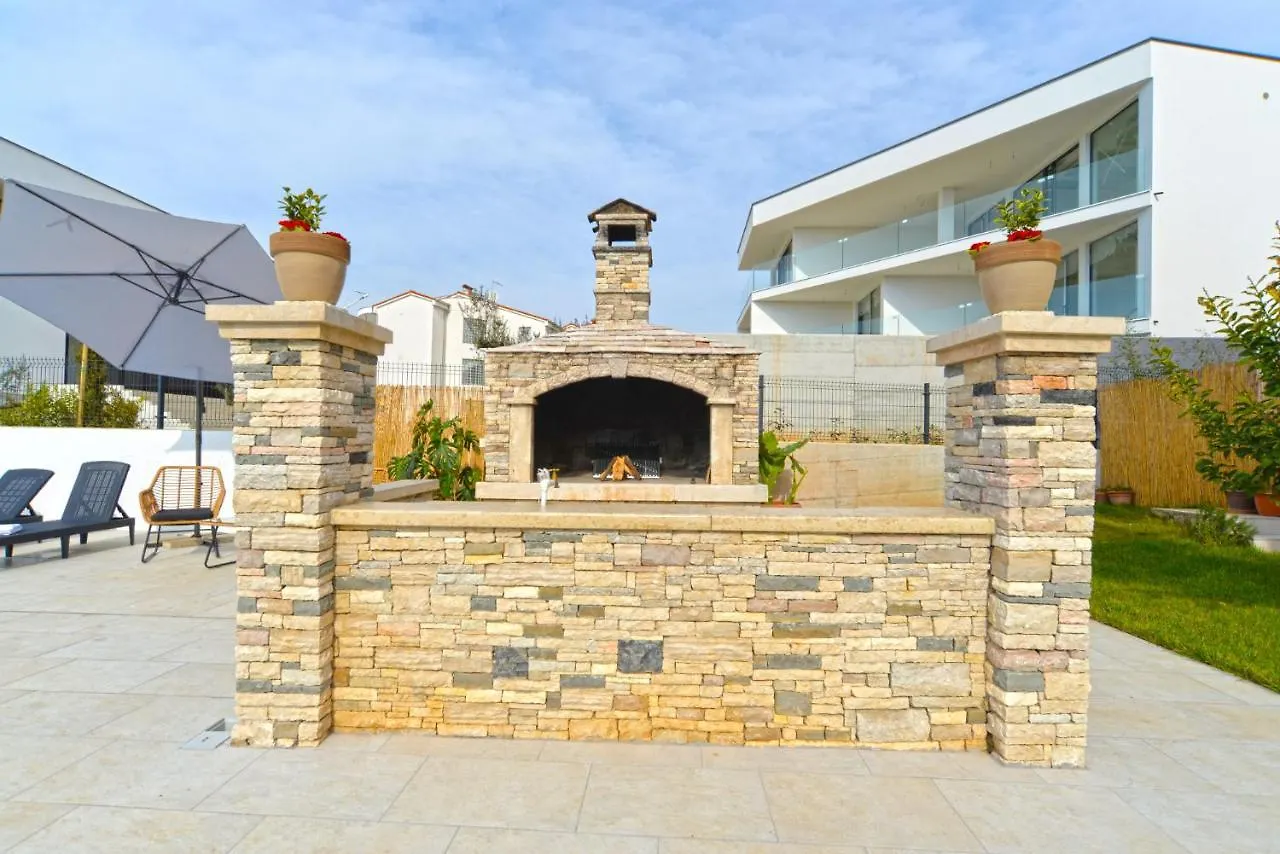Apartments Violete 742 Pula Croatia